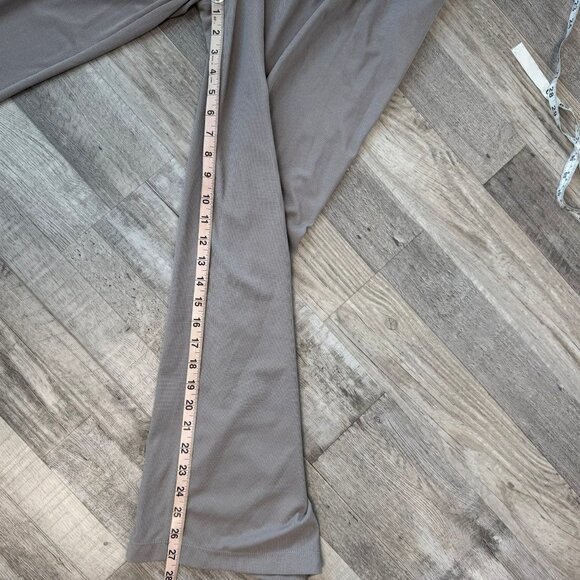 Halara Flex NWT high waisted pocket wide leg waffle pants grey size large M27 - Picture 10 of 11